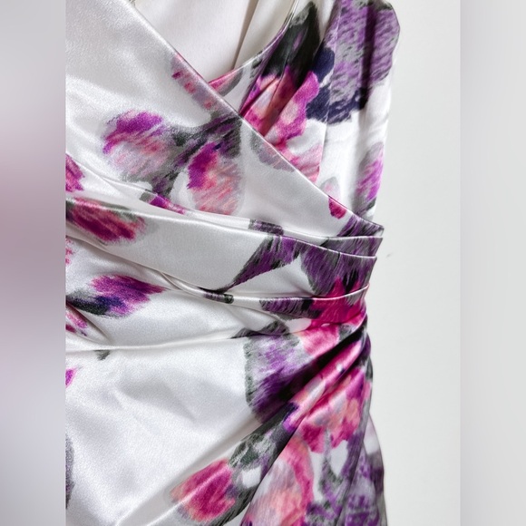 Maggy London Floral Satin Dress - Size 4 - Super Flattering Fit! - Picture 4 of 7